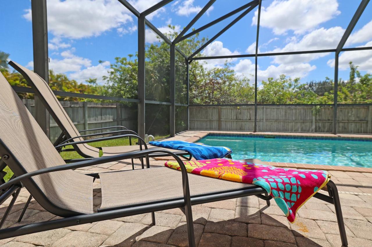 Family Vacation, Heated Pool, Wake Up To Enjoy The Sunrise - Villa Pine Island ケープコーラル エクステリア 写真